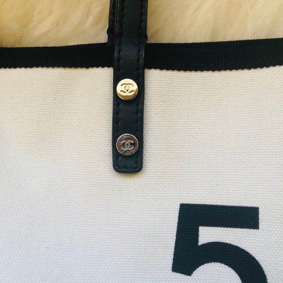 Pre loved authentic Chanel tote - Picture 12 of 16